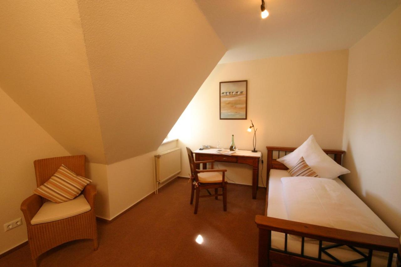 Inselhotel Kapitaen Tadsen / Amrum Nebel Εξωτερικό φωτογραφία